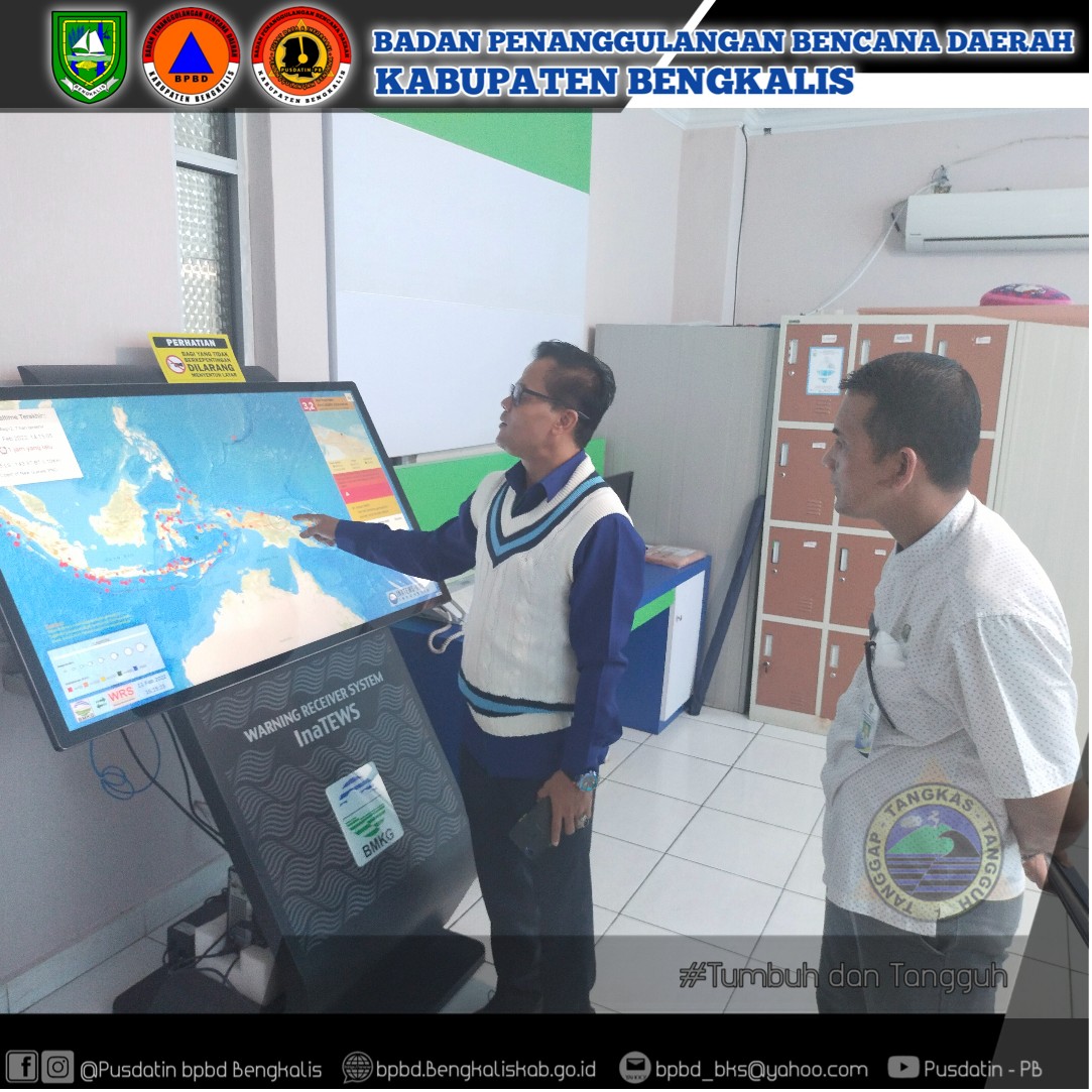 Pengenalan Dashboard Monitor Deteksi Dini Kebencanaan Di Ruangan Kerja BMKG Prov. Riau