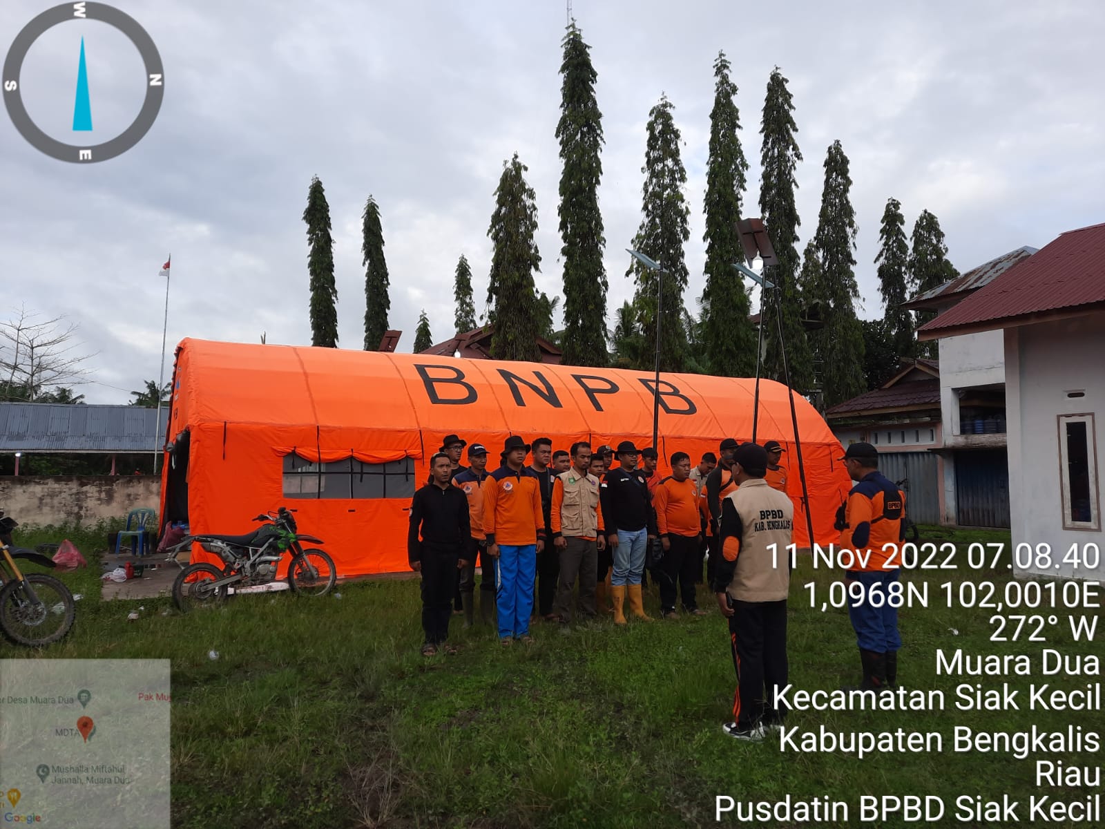 Tim BPBD kab. Bengkalis dirikan tenda darurat pengungsian di 3 Desa Masih Terendam Air di siak kecil