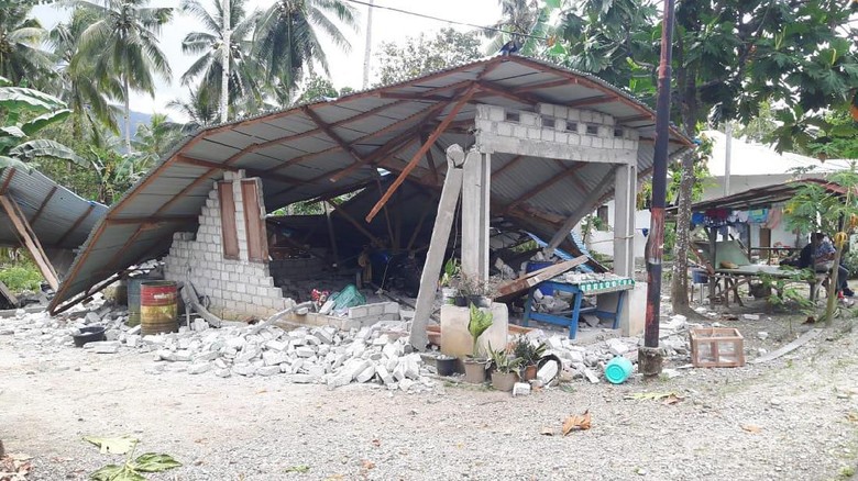BNPB: 41 Tewas dan 103 Ribu Orang Masih Mengungsi Akibat Gempa Ambon